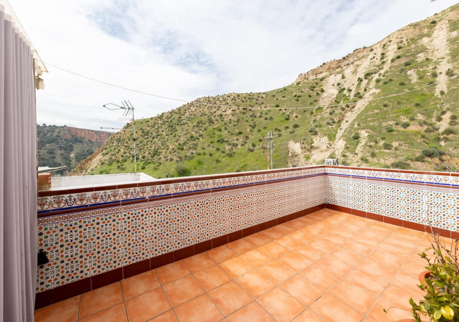 3 bedroom Terraced Villa for sale in Cenes de la Vega with garage - € 215,000 (Ref: 9735836)