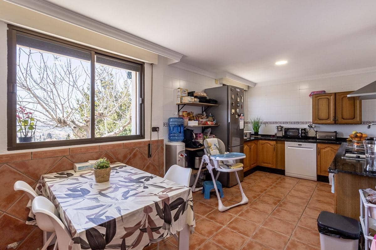 4 chambre Villa/Maison à vendre à Monachil avec garage - 315 000 € (Ref: 9735837)