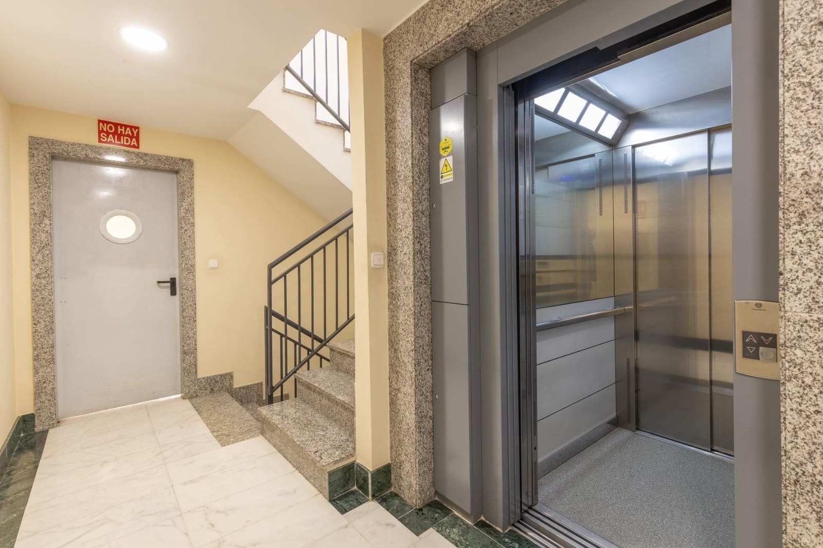 2 bedroom Apartment for sale in Santa Fe with garage - € 139,900 (Ref: 9739077)