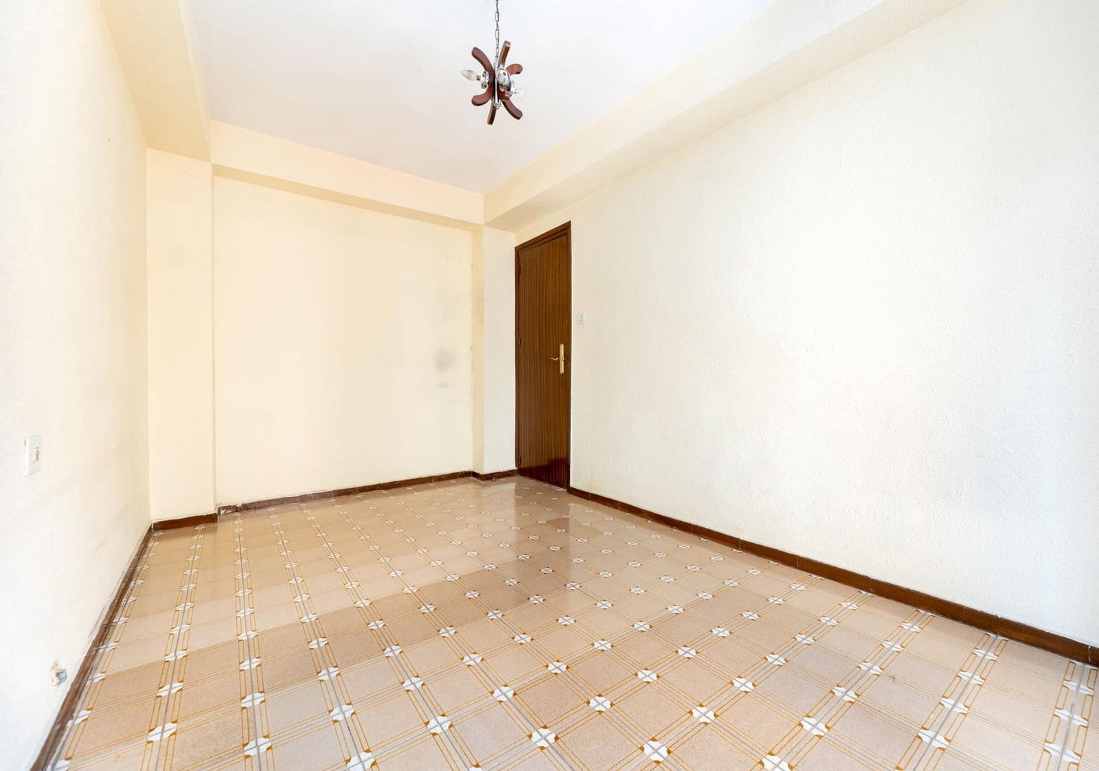 3 bedroom Flat for sale in Granada city - € 165,000 (Ref: 9739078)