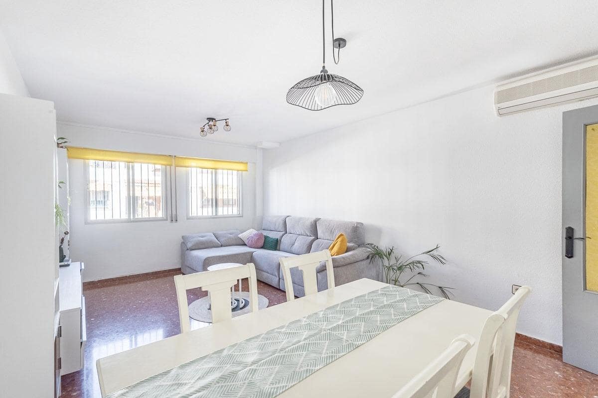 4 bedroom Terraced Villa for sale in Peligros with garage - € 219,000 (Ref: 9739079)