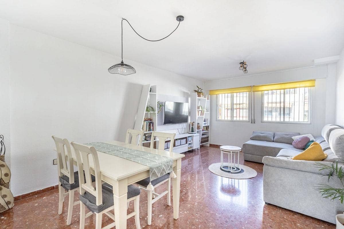 4 bedroom Terraced Villa for sale in Peligros with garage - € 219,000 (Ref: 9739079)