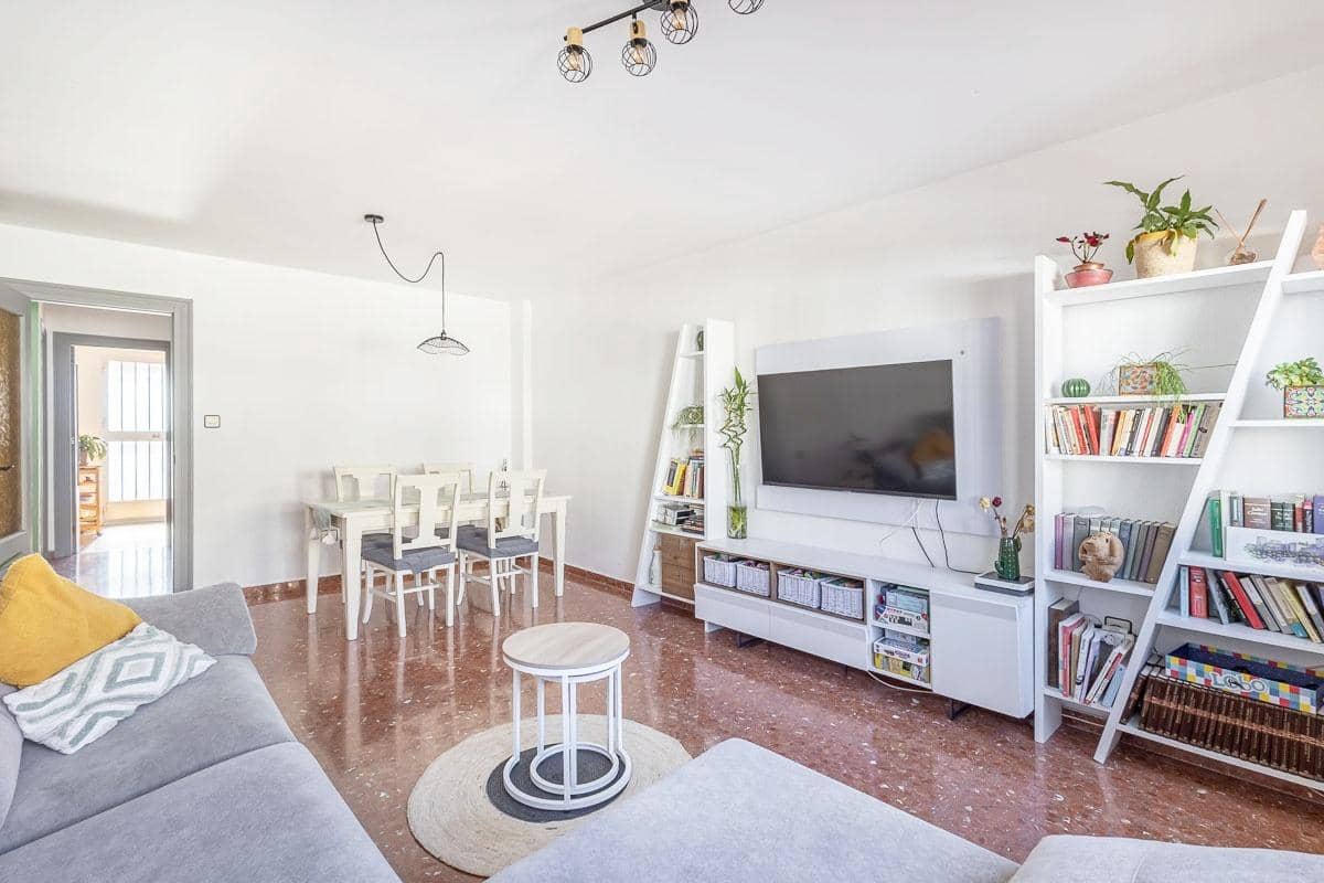 4 bedroom Terraced Villa for sale in Peligros with garage - € 219,000 (Ref: 9739079)