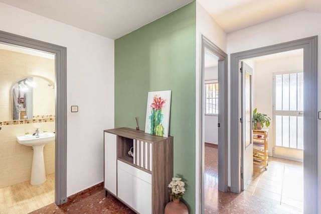 4 soverom Rekkehus til salgs i Peligros med garasje - € 219 000 (Ref: 9739079)