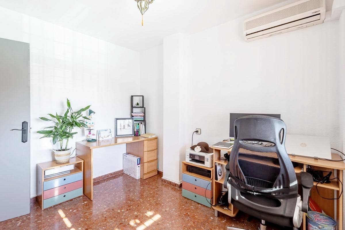 4 bedroom Terraced Villa for sale in Peligros with garage - € 219,000 (Ref: 9739079)