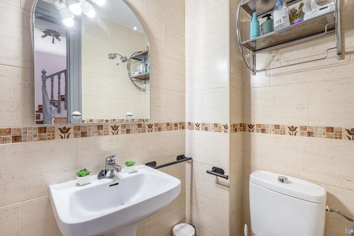 4 bedroom Terraced Villa for sale in Peligros with garage - € 219,000 (Ref: 9739079)