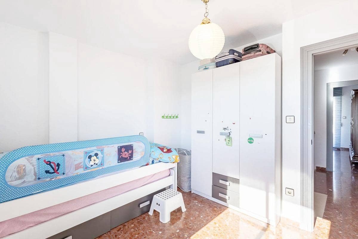 4 bedroom Terraced Villa for sale in Peligros with garage - € 219,000 (Ref: 9739079)