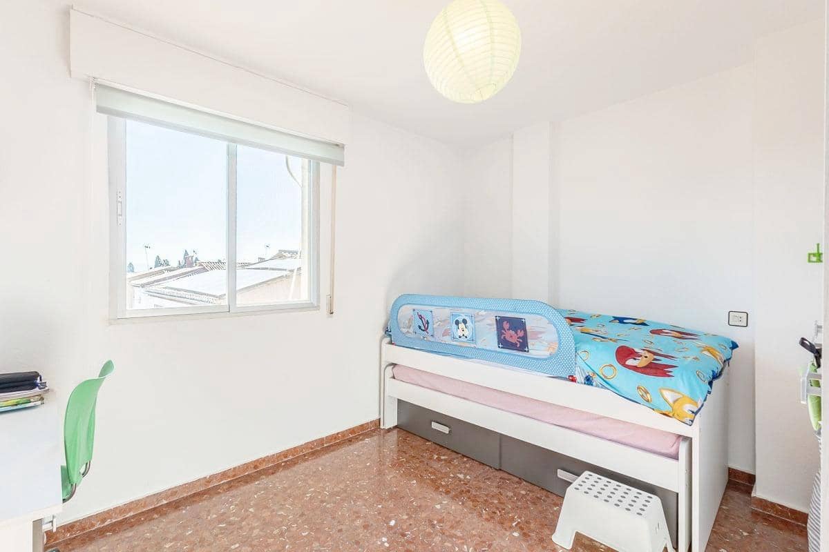 4 bedroom Terraced Villa for sale in Peligros with garage - € 219,000 (Ref: 9739079)