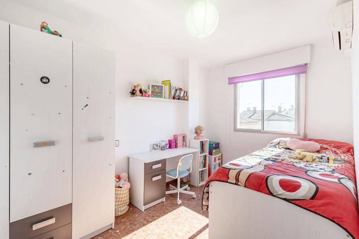 4 bedroom Terraced Villa for sale in Peligros with garage - € 219,000 (Ref: 9739079)