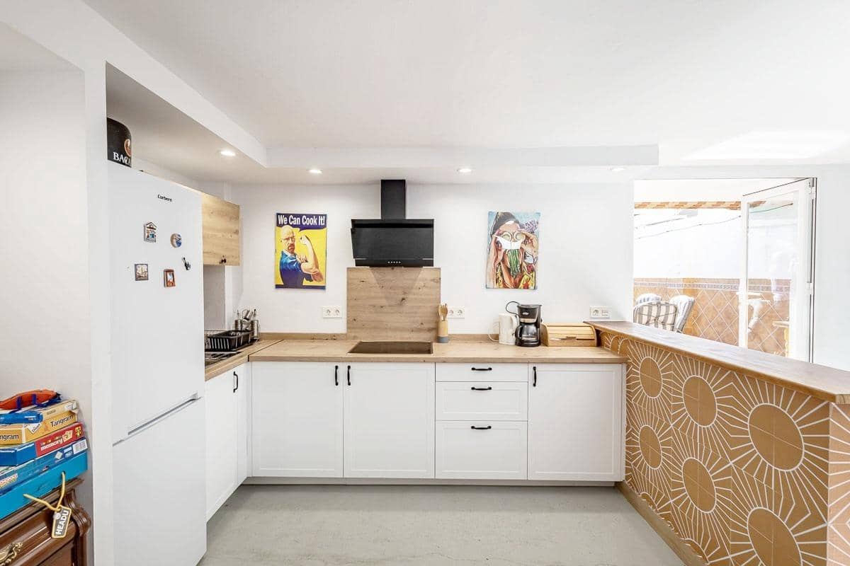 4 bedroom Terraced Villa for sale in Peligros with garage - € 219,000 (Ref: 9739079)