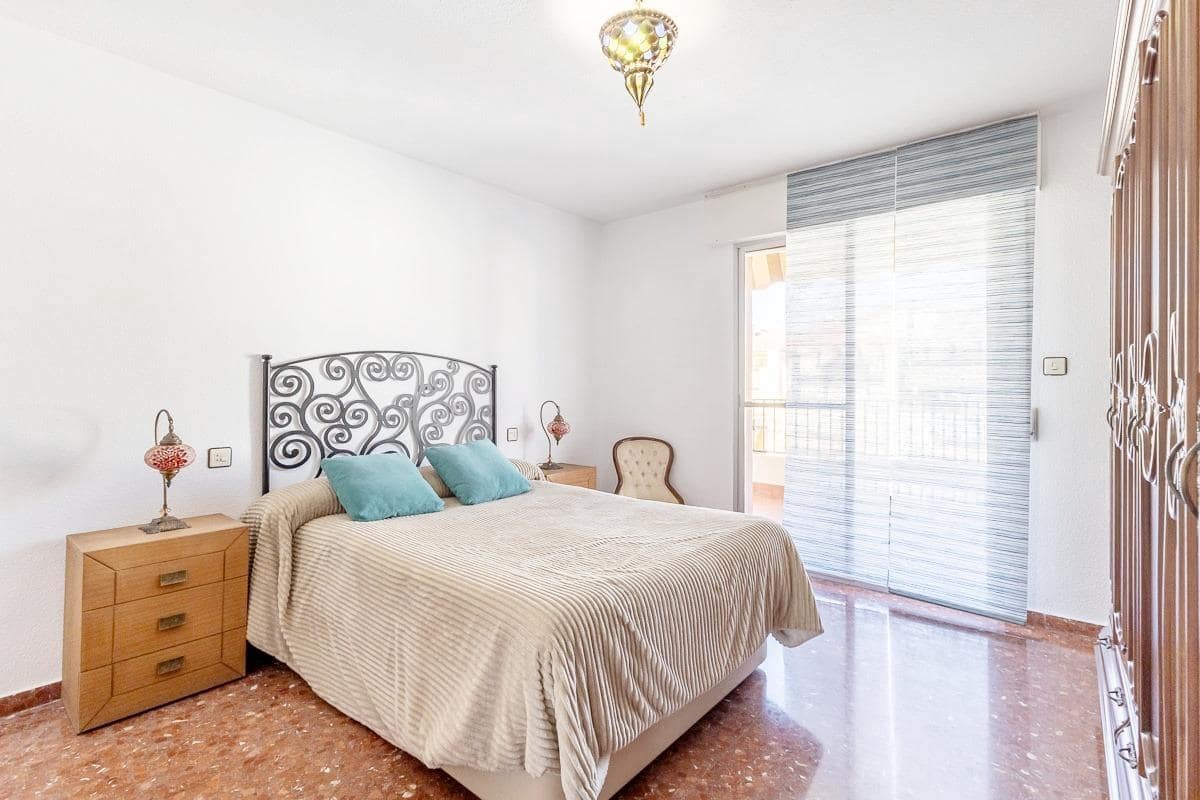 4 bedroom Terraced Villa for sale in Peligros with garage - € 219,000 (Ref: 9739079)