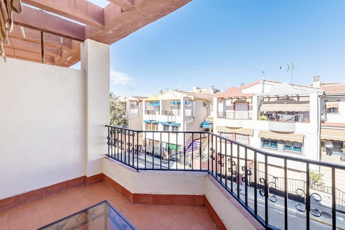 4 bedroom Terraced Villa for sale in Peligros with garage - € 219,000 (Ref: 9739079)