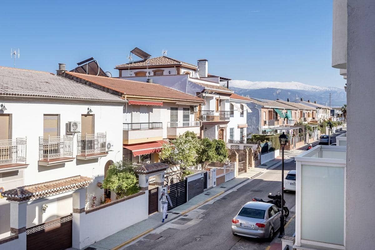 4 bedroom Terraced Villa for sale in Peligros with garage - € 219,000 (Ref: 9739079)