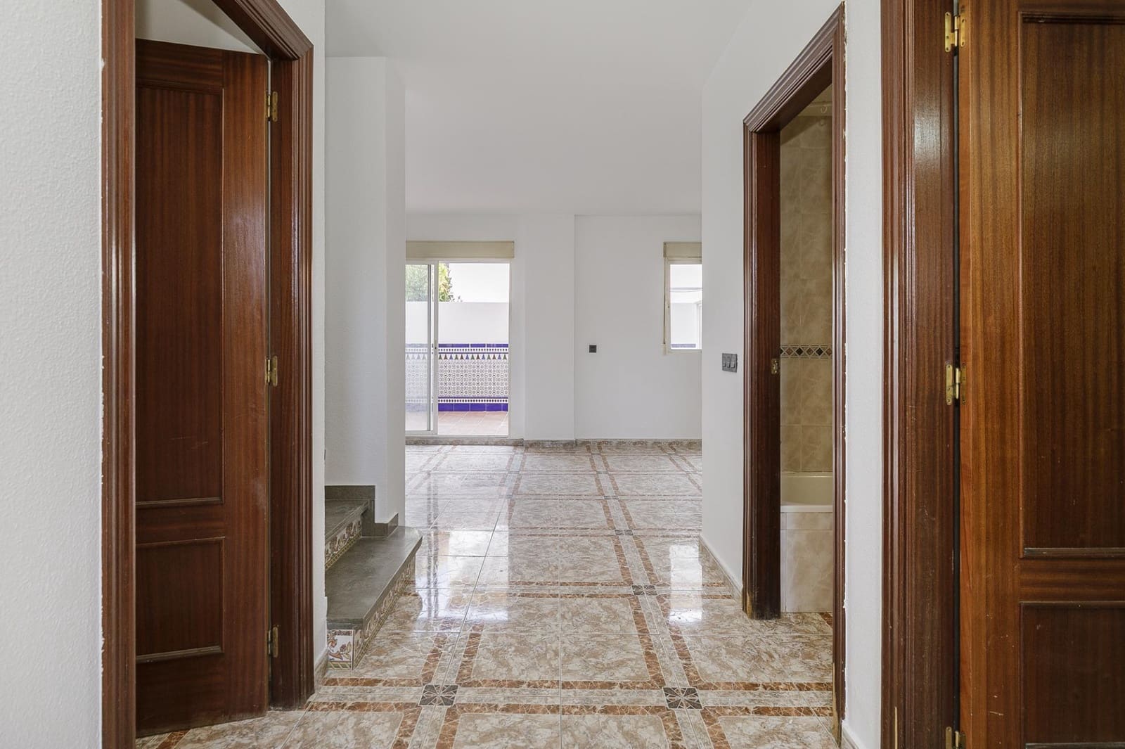 3 bedroom Apartment for sale in Ogijares with garage - € 230,000 (Ref: 9739080)