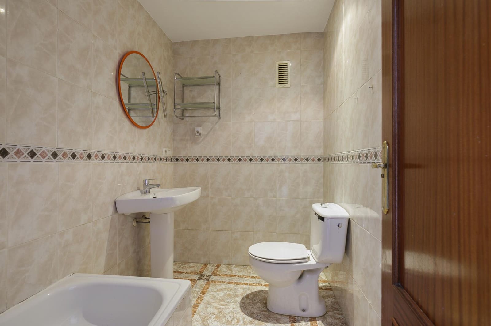 3 bedroom Apartment for sale in Ogijares with garage - € 230,000 (Ref: 9739080)