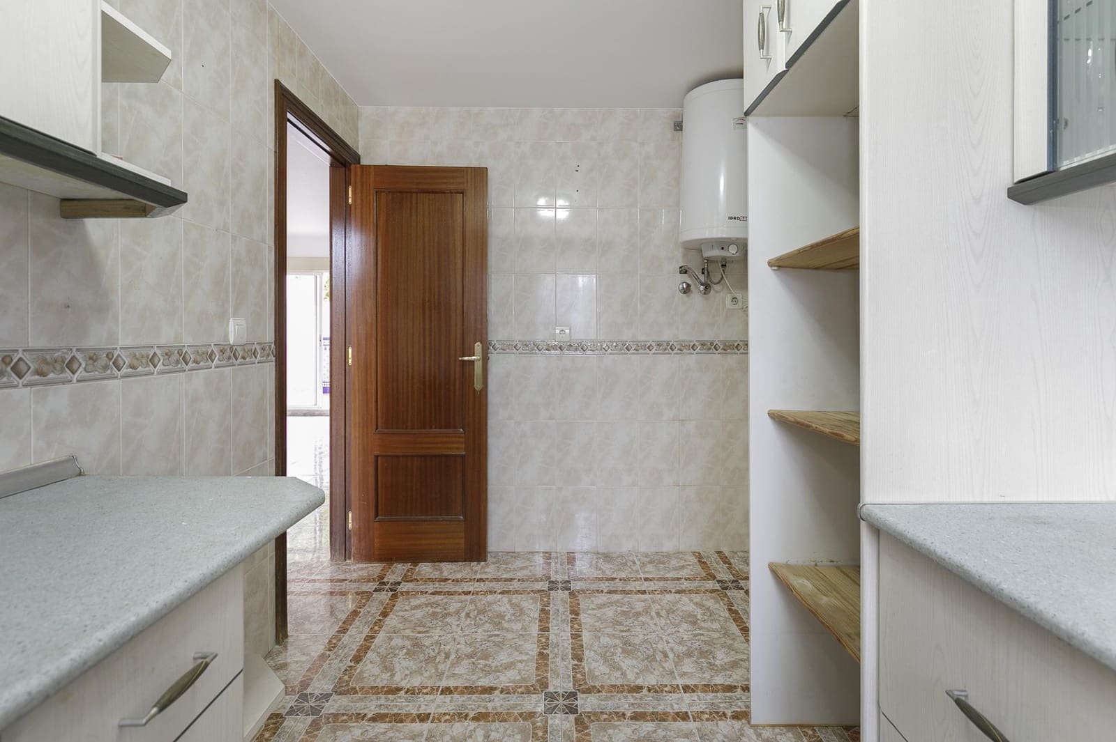 3 bedroom Apartment for sale in Ogijares with garage - € 230,000 (Ref: 9739080)