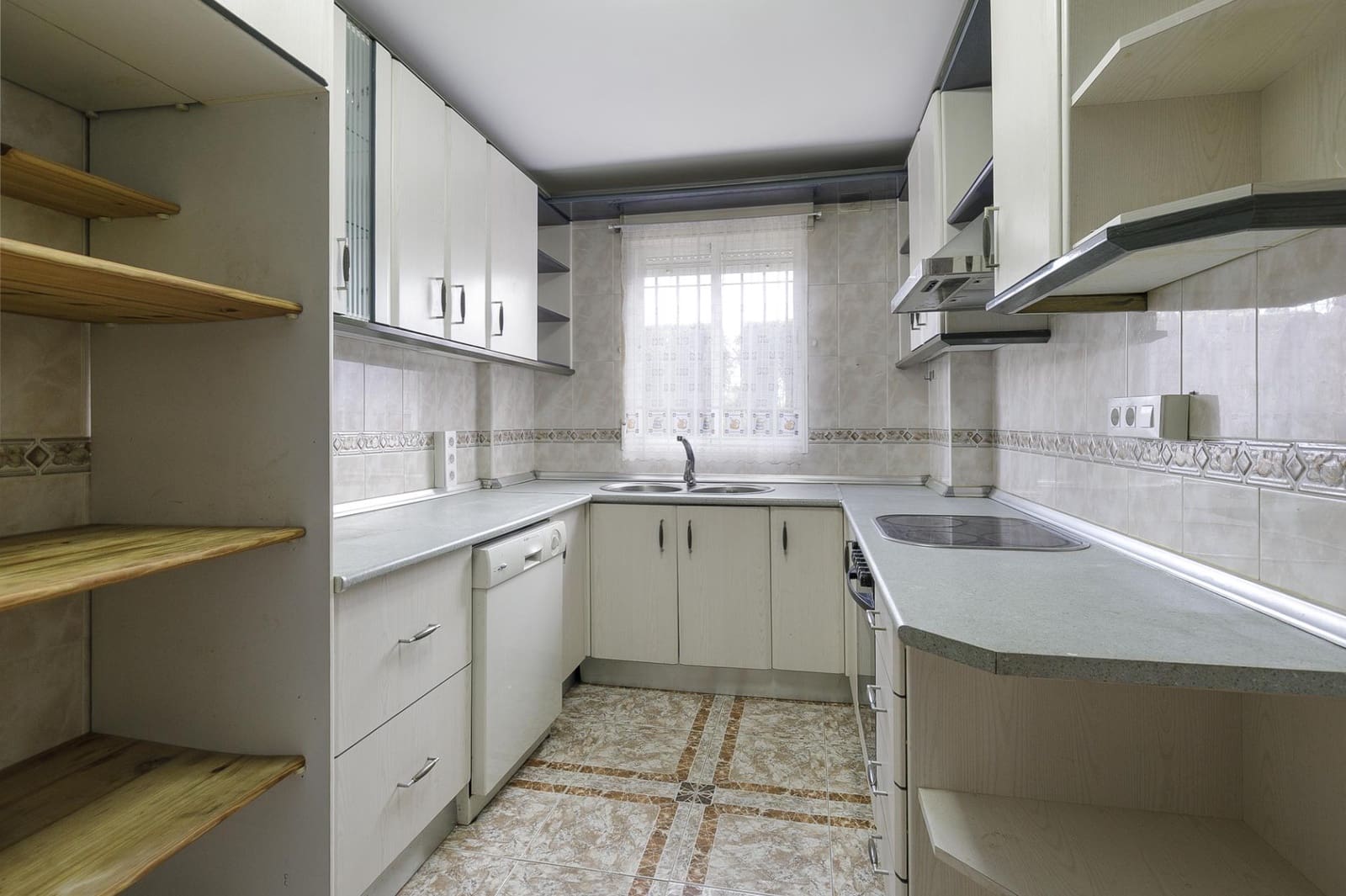 3 bedroom Apartment for sale in Ogijares with garage - € 230,000 (Ref: 9739080)