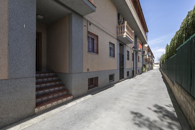 Apartamento de 3 habitaciones en Ogíjares en venta con garaje - 230.000 € (Ref: 9739080)