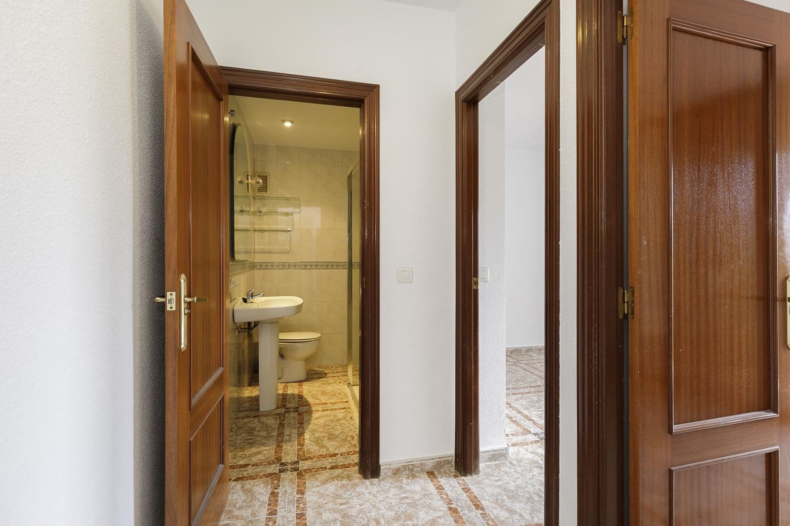 3 bedroom Apartment for sale in Ogijares with garage - € 230,000 (Ref: 9739080)