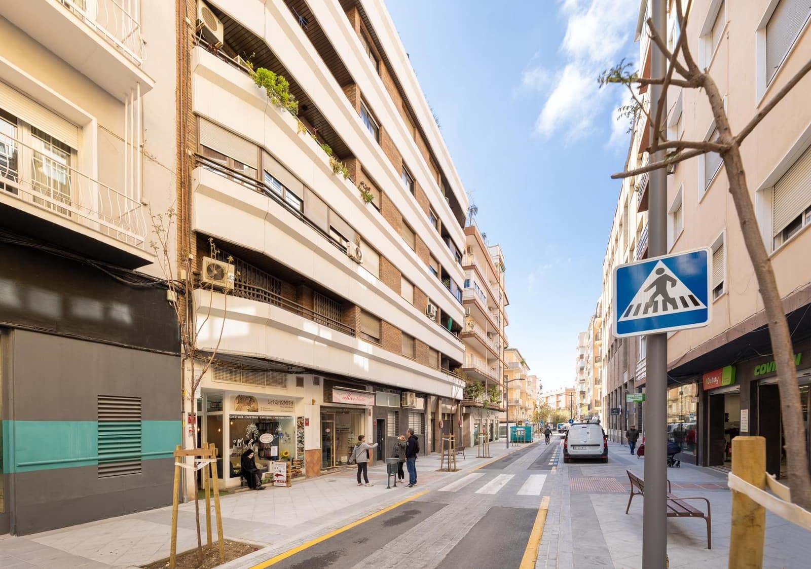 4 bedroom Flat for sale in Granada city with garage - € 460,000 (Ref: 9739081)