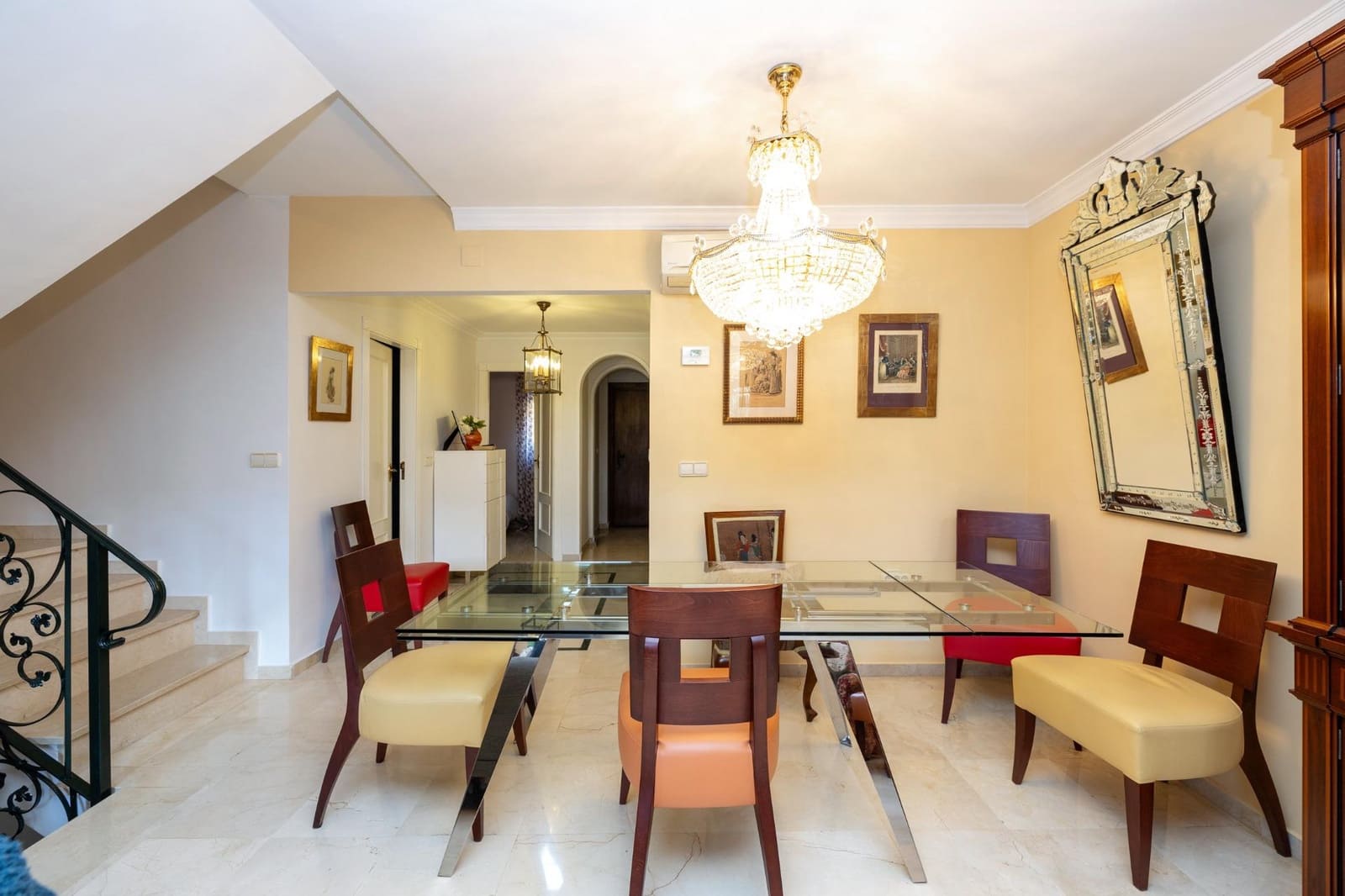 5 bedroom Terraced Villa for sale in Granada city with pool garage - € 540,000 (Ref: 9748194)