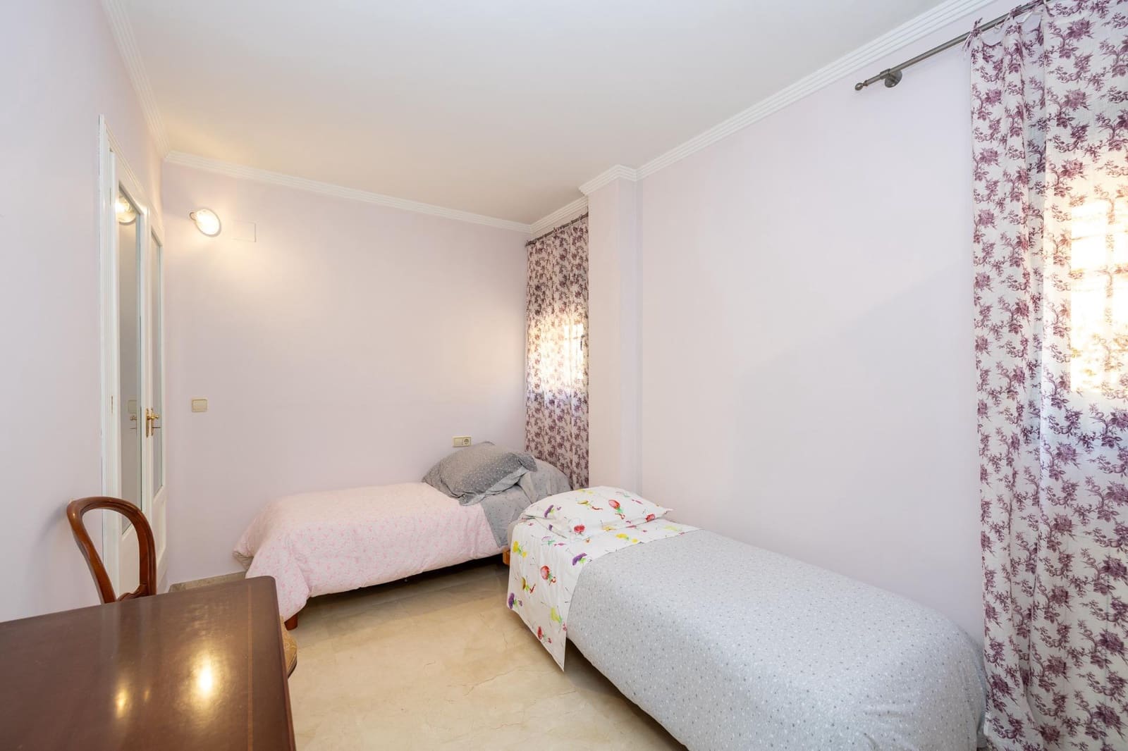 5 bedroom Terraced Villa for sale in Granada city with pool garage - € 540,000 (Ref: 9748194)