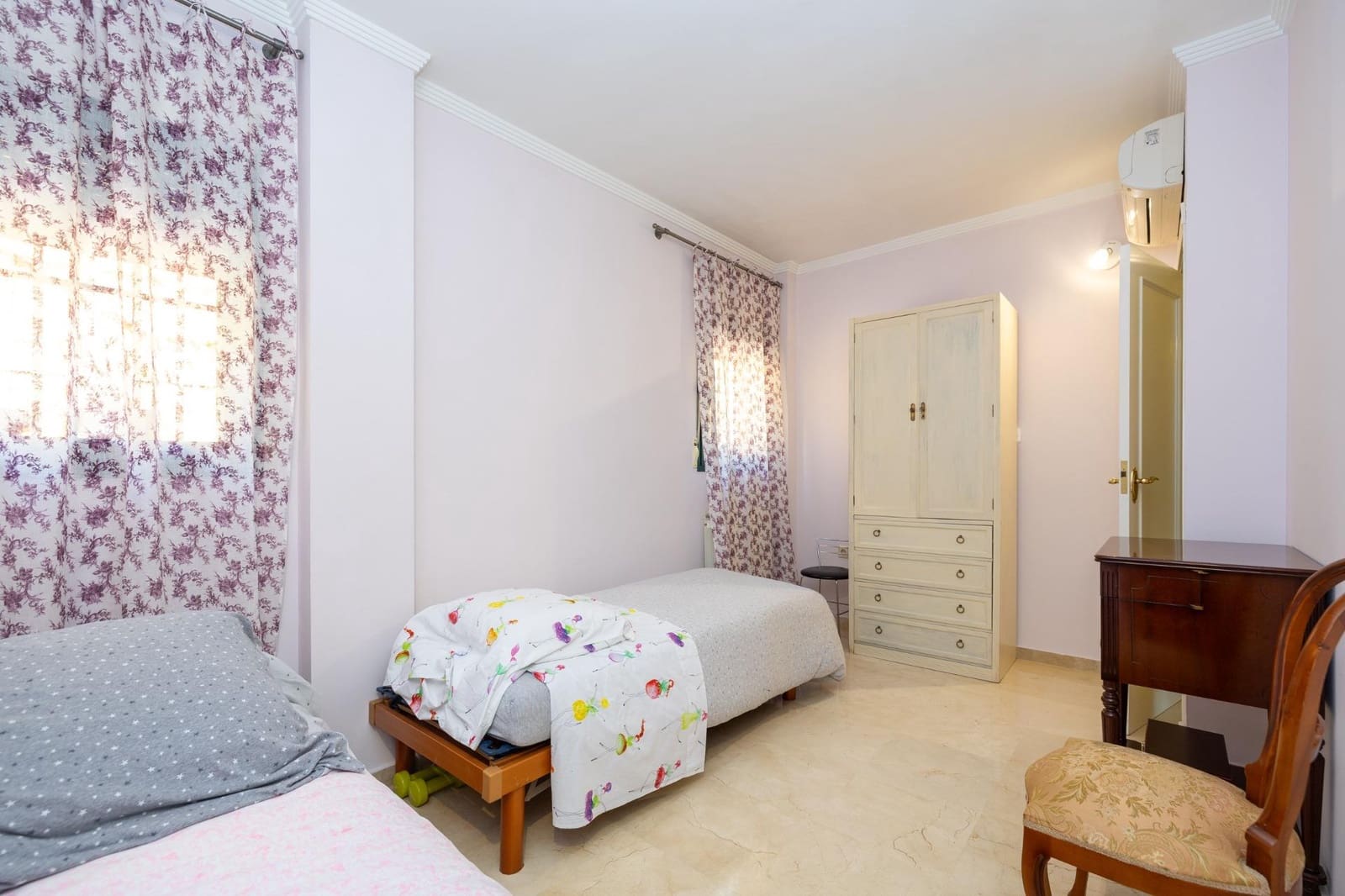 5 bedroom Terraced Villa for sale in Granada city with pool garage - € 540,000 (Ref: 9748194)