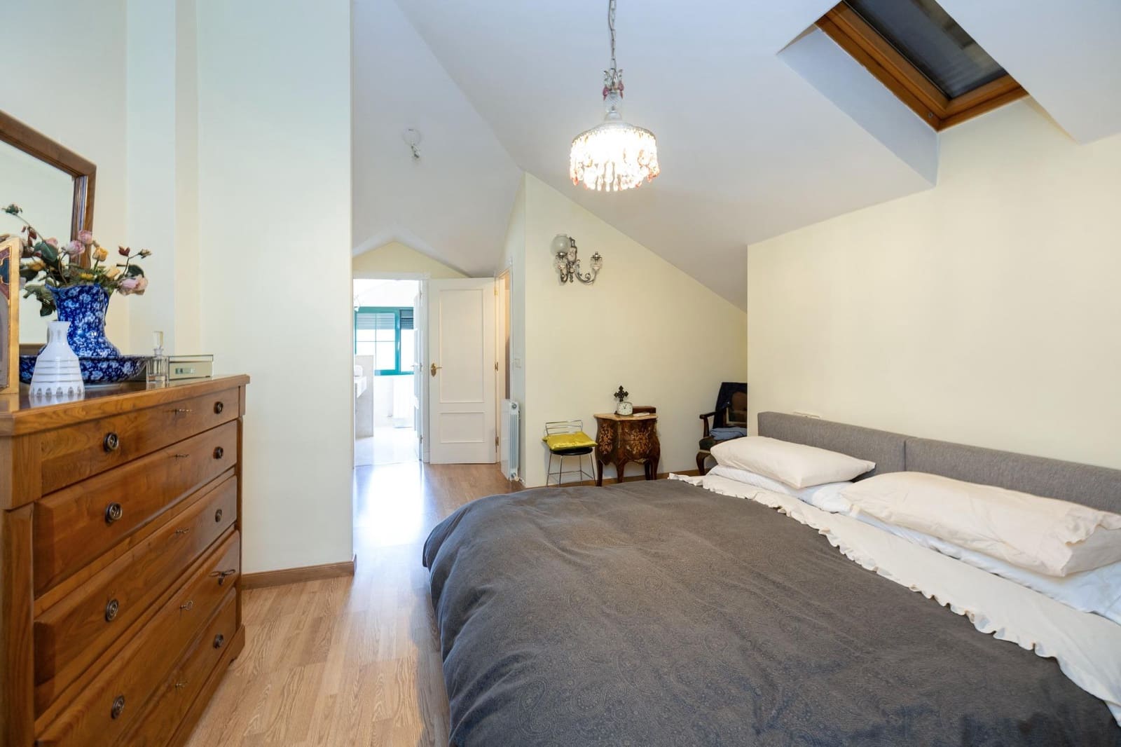 5 bedroom Terraced Villa for sale in Granada city with pool garage - € 540,000 (Ref: 9748194)