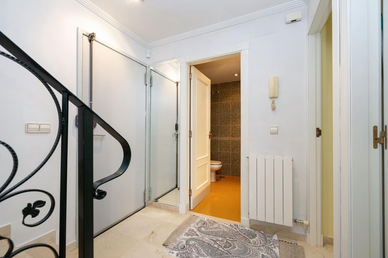 5 bedroom Terraced Villa for sale in Granada city with pool garage - € 540,000 (Ref: 9748194)