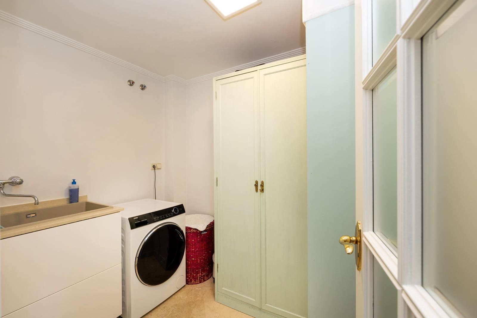 5 bedroom Terraced Villa for sale in Granada city with pool garage - € 540,000 (Ref: 9748194)