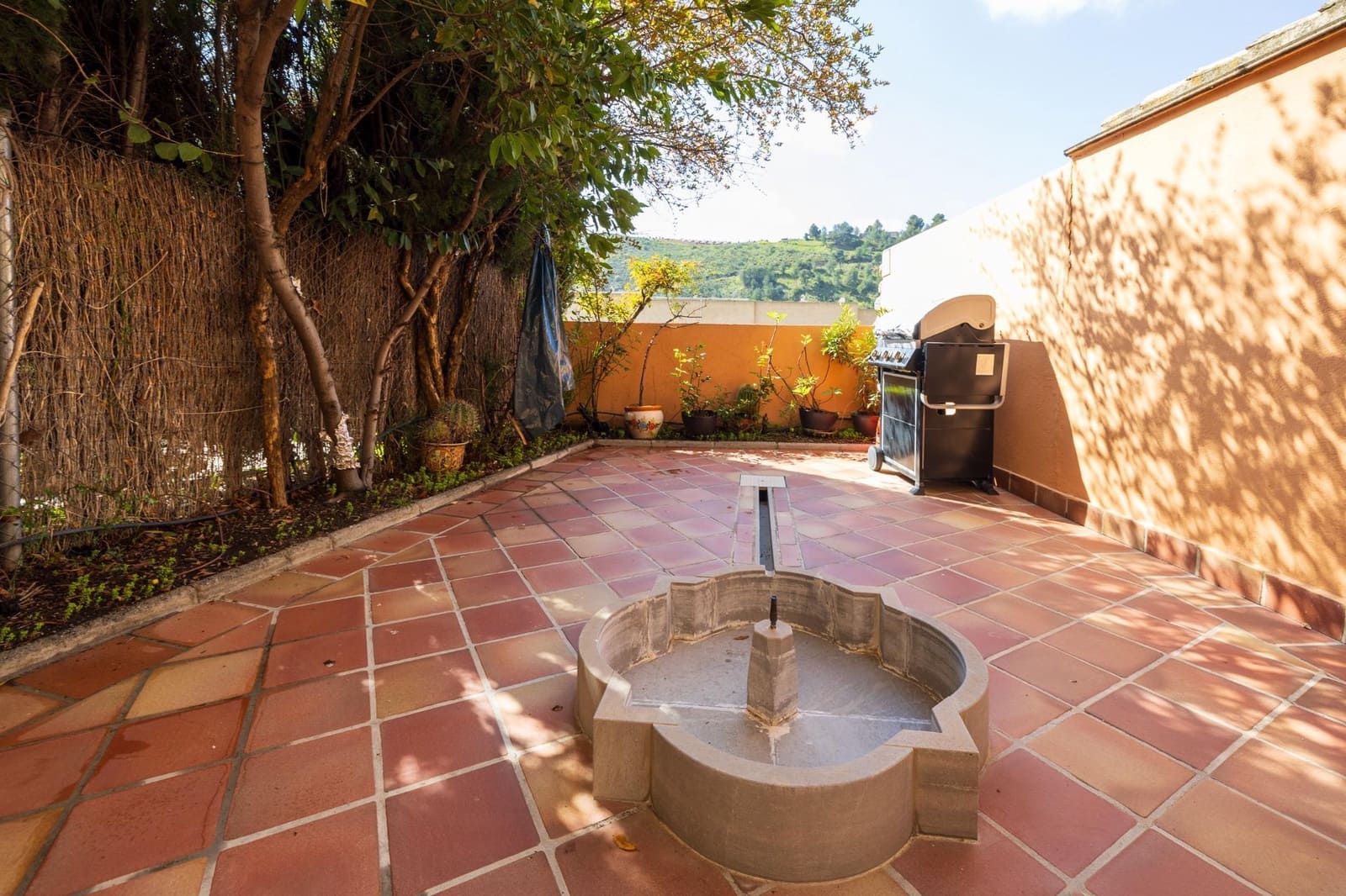 5 bedroom Terraced Villa for sale in Granada city with pool garage - € 540,000 (Ref: 9748194)