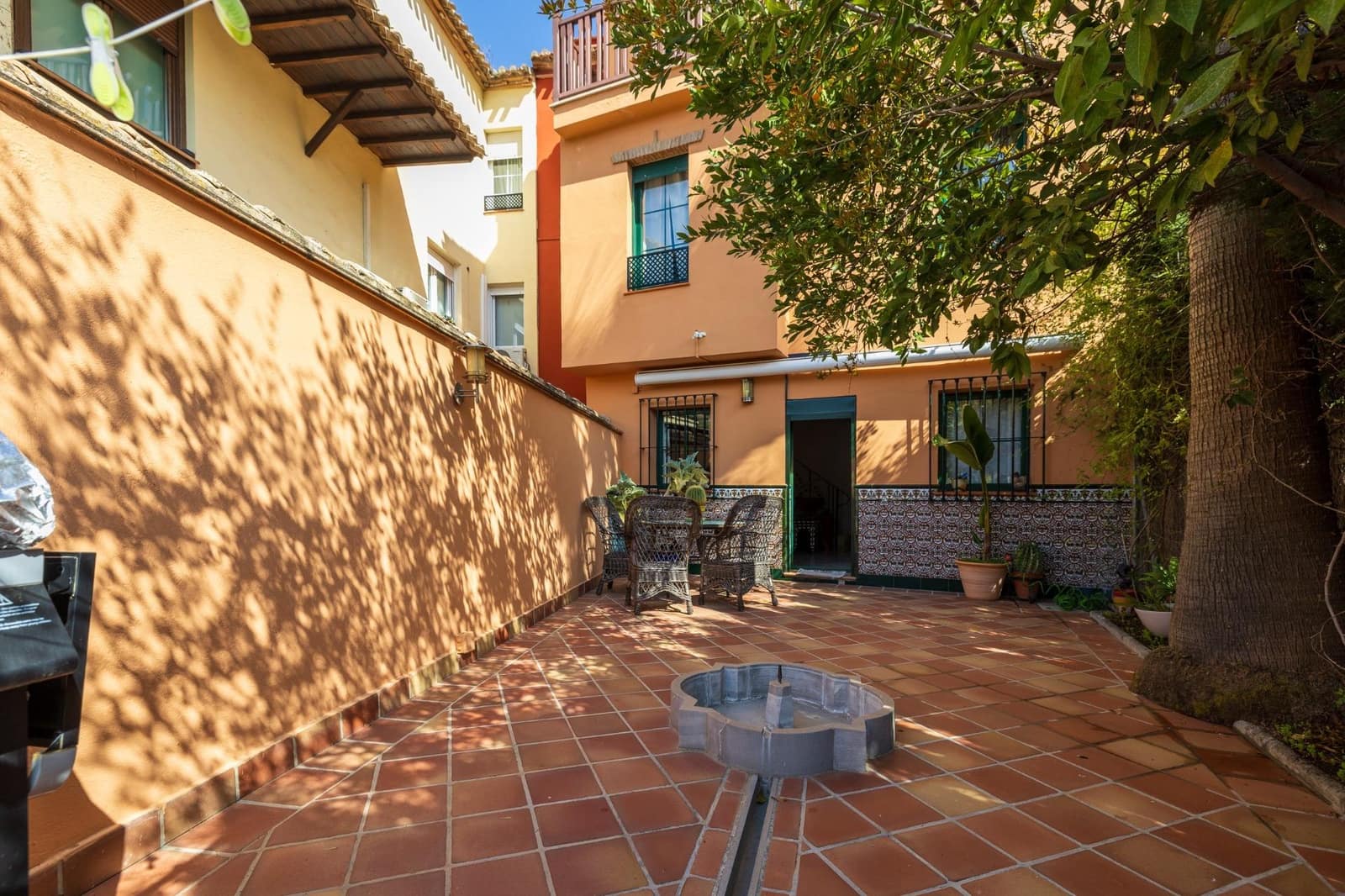 5 bedroom Terraced Villa for sale in Granada city with pool garage - € 540,000 (Ref: 9748194)