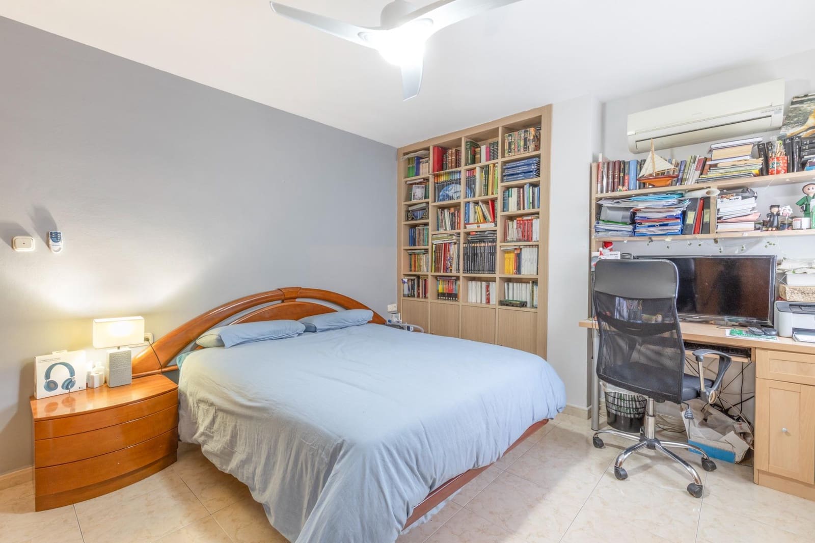 4 bedroom Flat for sale in Granada city with garage - € 360,000 (Ref: 9748195)