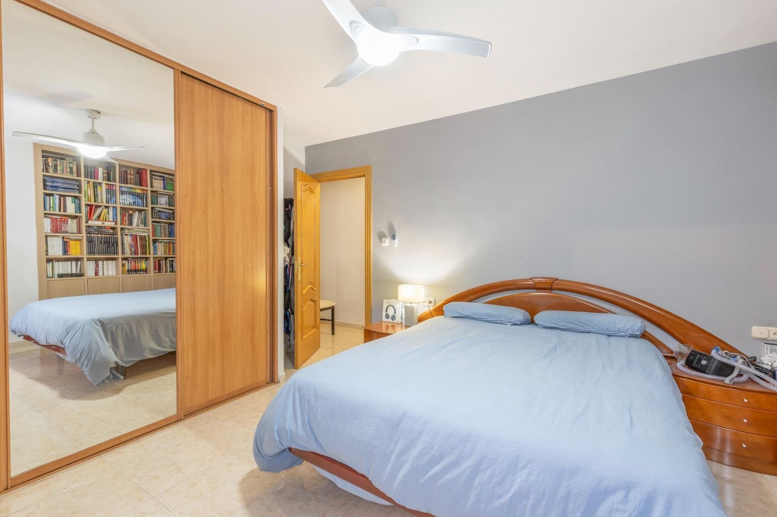 4 bedroom Flat for sale in Granada city with garage - € 360,000 (Ref: 9748195)