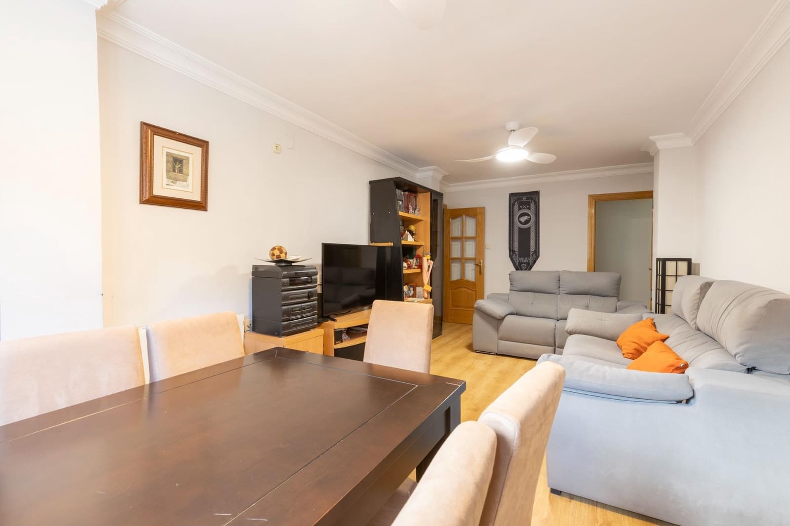 4 bedroom Flat for sale in Granada city with garage - € 360,000 (Ref: 9748195)