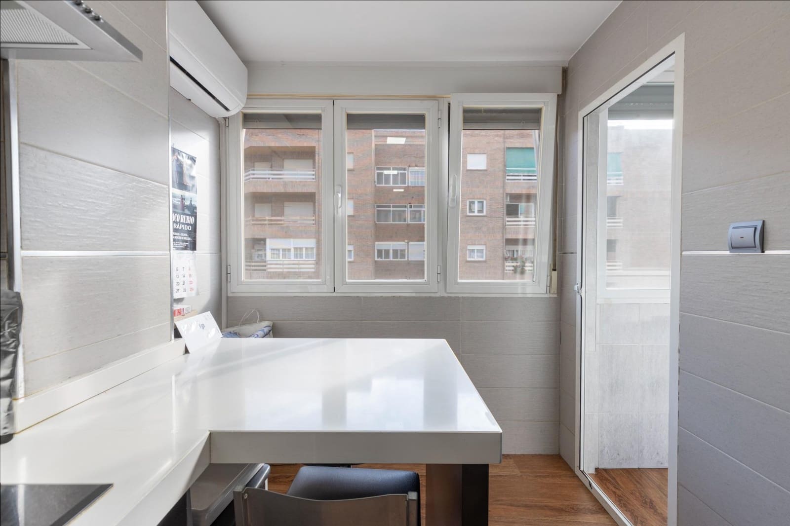 4 bedroom Flat for sale in Granada city with garage - € 360,000 (Ref: 9748195)