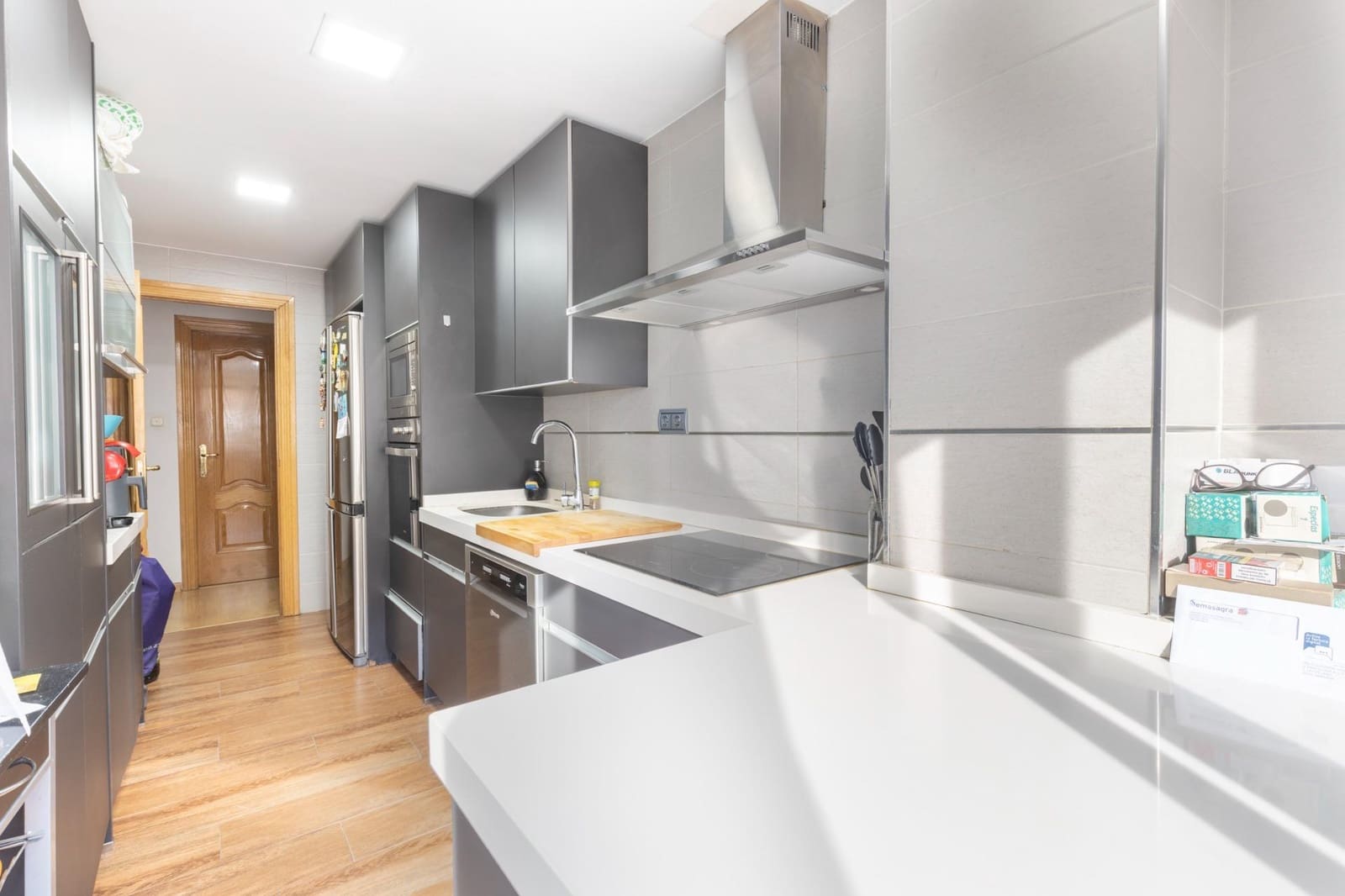 4 bedroom Flat for sale in Granada city with garage - € 360,000 (Ref: 9748195)