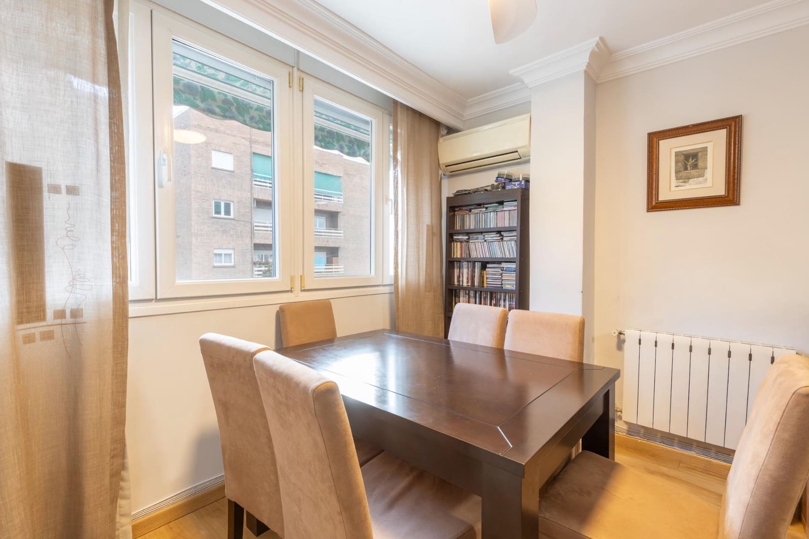 4 bedroom Flat for sale in Granada city with garage - € 360,000 (Ref: 9748195)