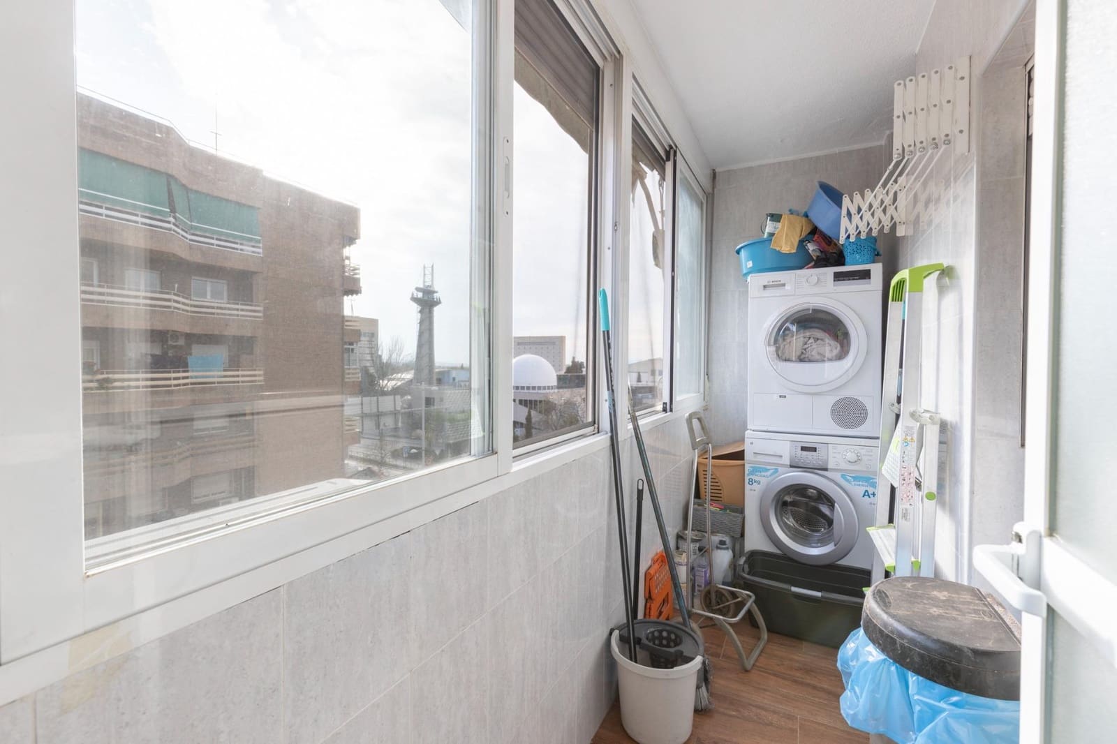 4 bedroom Flat for sale in Granada city with garage - € 360,000 (Ref: 9748195)