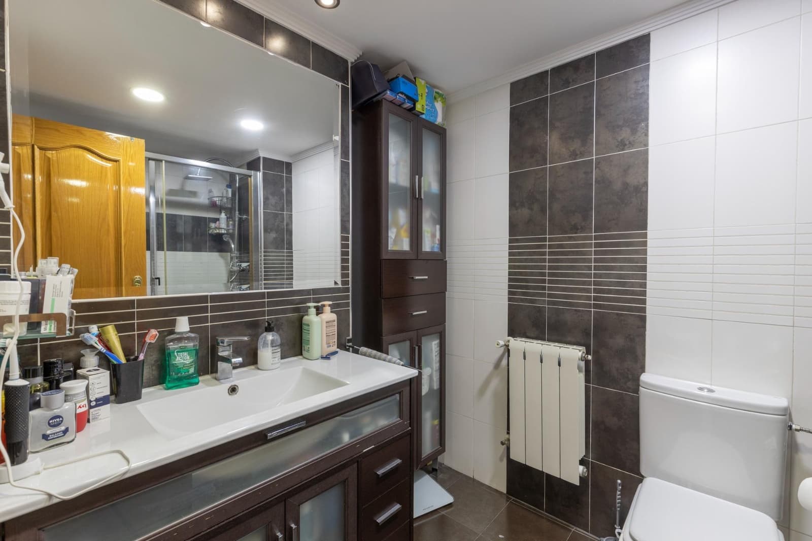 4 bedroom Flat for sale in Granada city with garage - € 360,000 (Ref: 9748195)