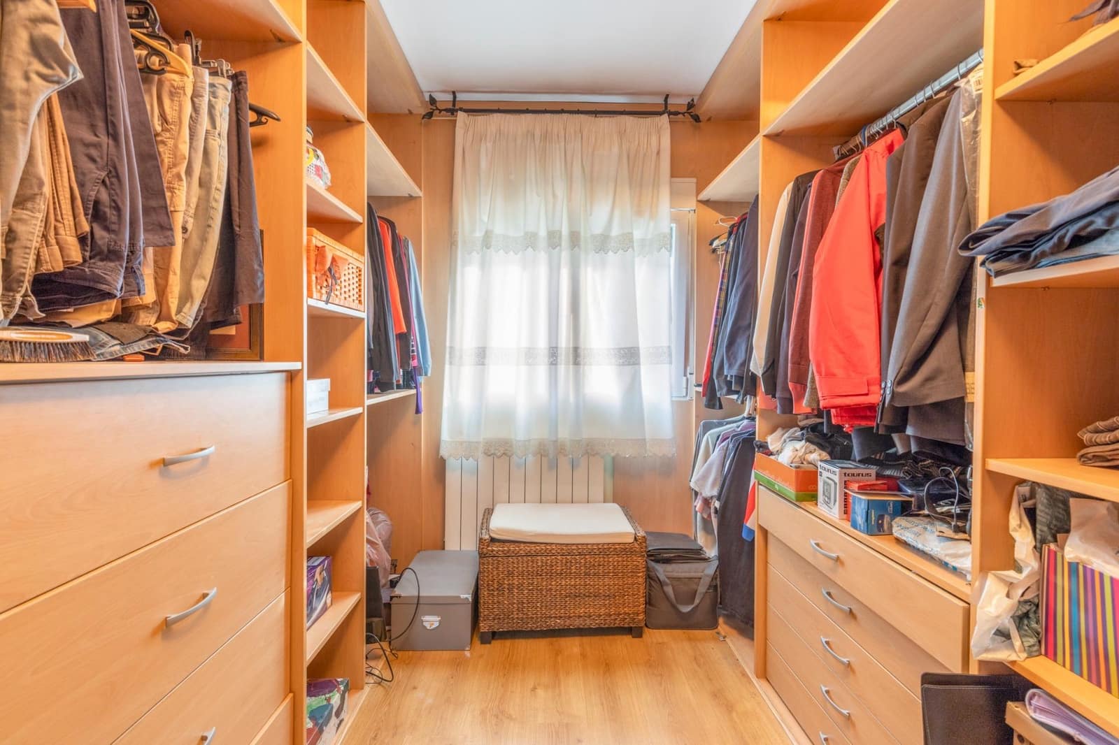 4 bedroom Flat for sale in Granada city with garage - € 360,000 (Ref: 9748195)