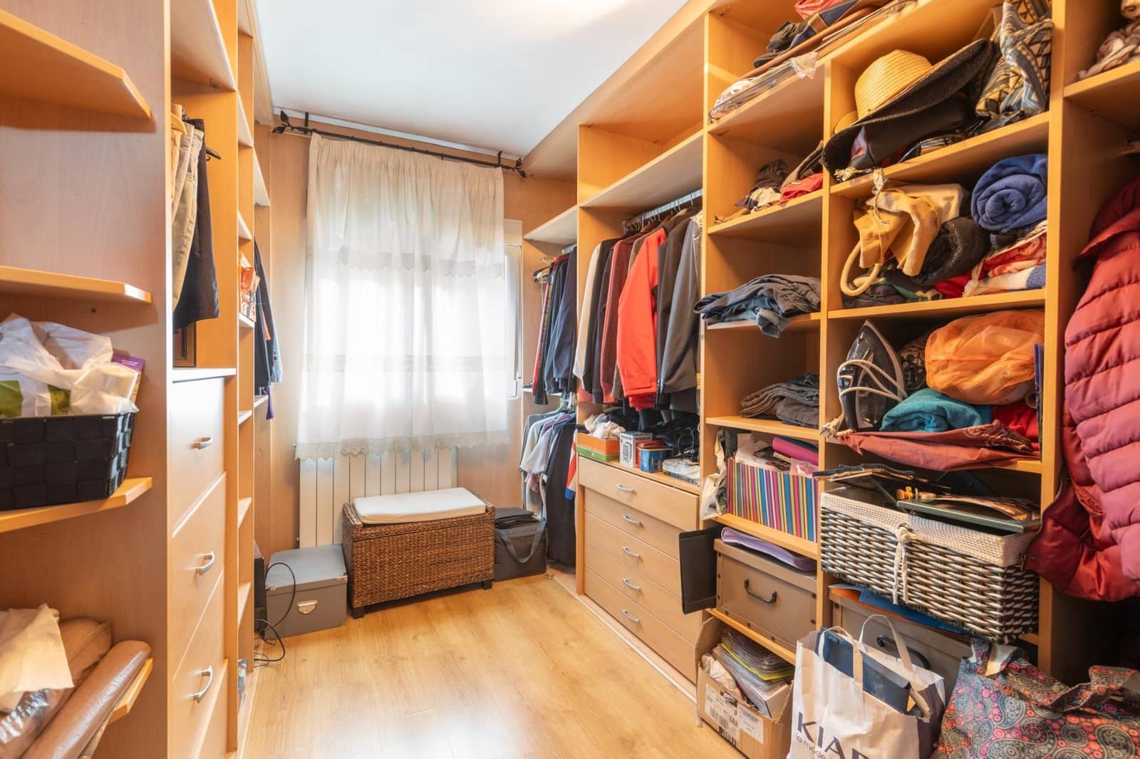 4 bedroom Flat for sale in Granada city with garage - € 360,000 (Ref: 9748195)