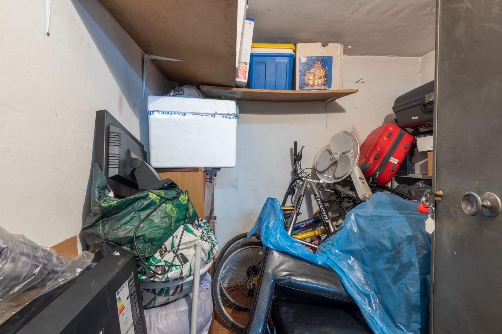 4 bedroom Flat for sale in Granada city with garage - € 360,000 (Ref: 9748195)