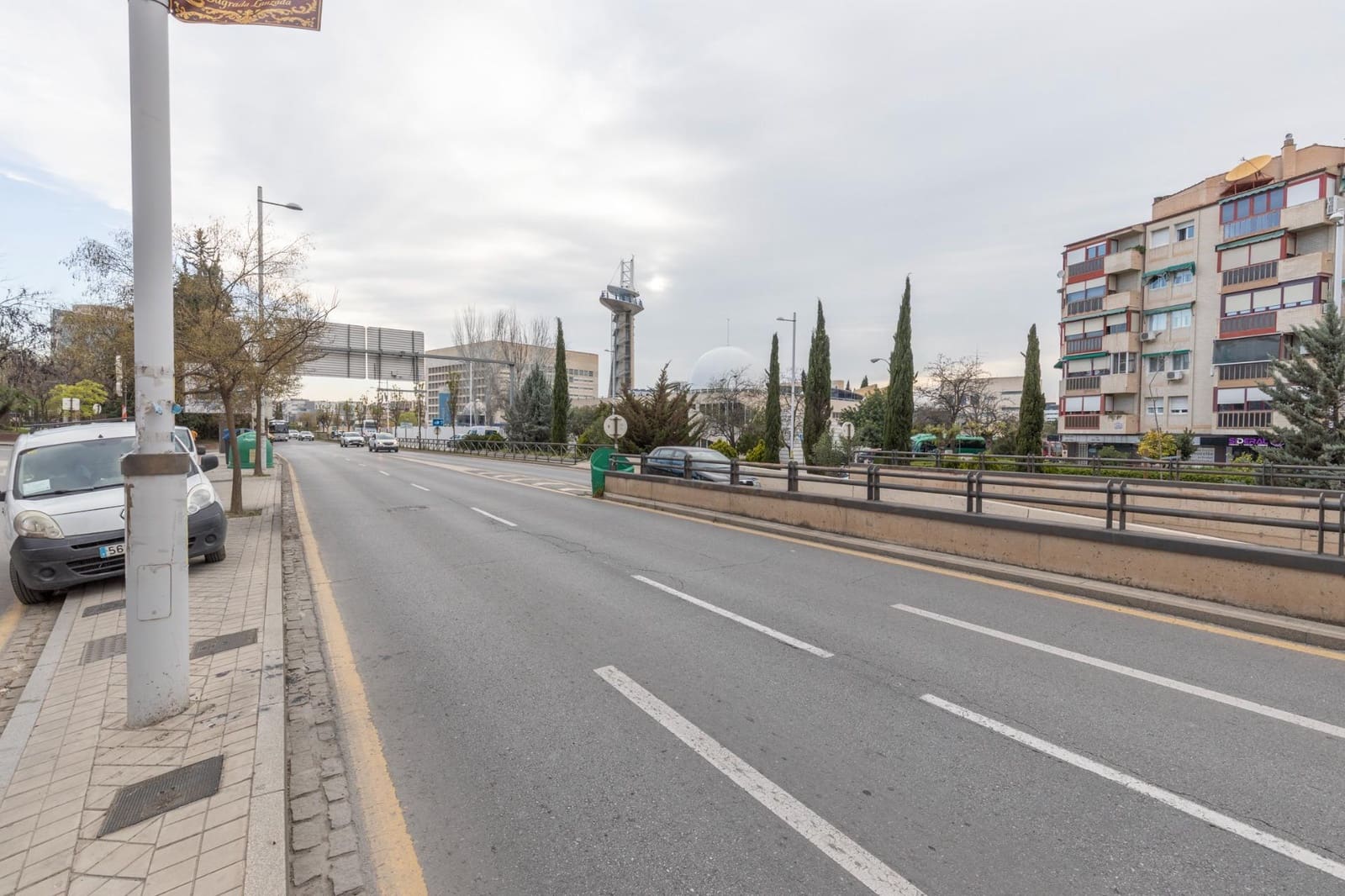 4 bedroom Flat for sale in Granada city with garage - € 360,000 (Ref: 9748195)