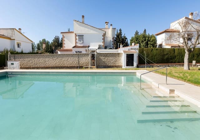 Chalet de 5 habitaciones en Albolote en venta con piscina - 300.000 € (Ref: 9748197)