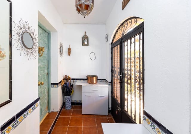 Chalet de 5 habitaciones en Albolote en venta con piscina - 300.000 € (Ref: 9748197)