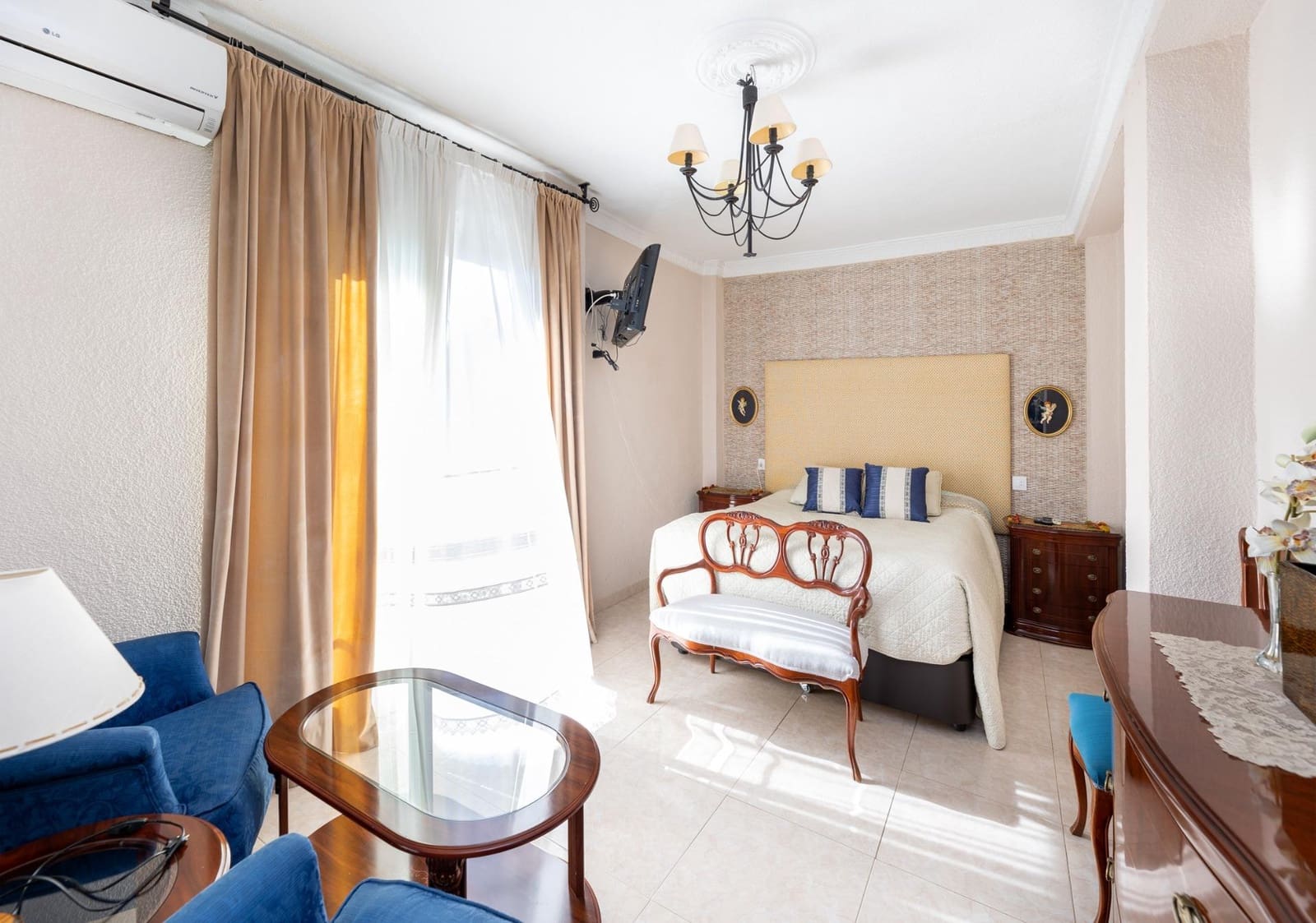 Chalet de 5 habitaciones en Albolote en venta con piscina - 300.000 € (Ref: 9748197)