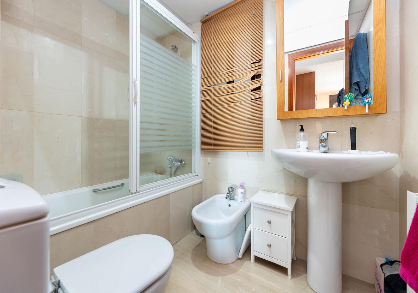 3 bedroom Flat for sale in Granada city with pool garage - € 395,000 (Ref: 9748198)