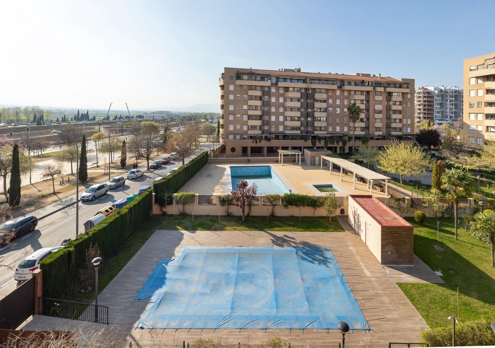 3 bedroom Flat for sale in Granada city with pool garage - € 395,000 (Ref: 9748198)
