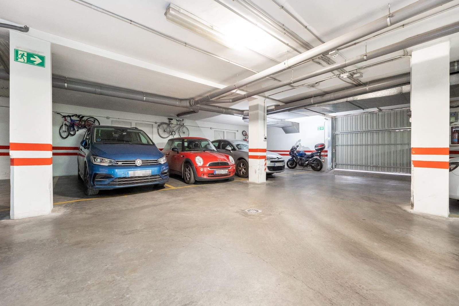 3 bedroom Flat for sale in Granada city with pool garage - € 395,000 (Ref: 9748198)